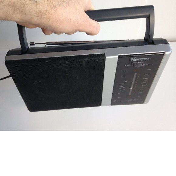 Memorex Portable Radio Analog Tuner MR44-04 Corded or Battery powered - Picture 3 of 8